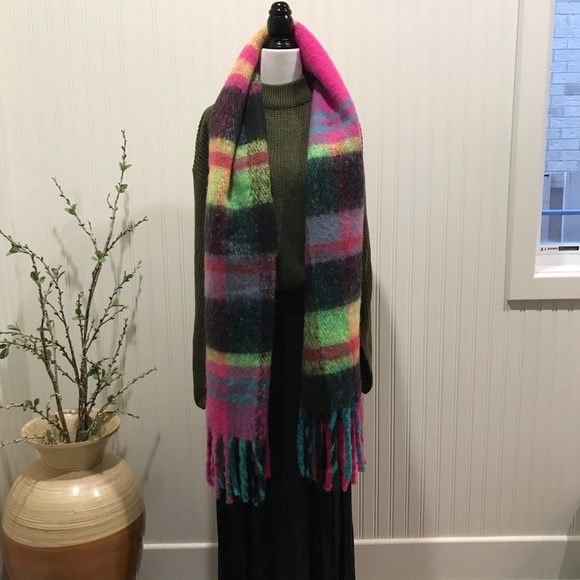 CROPPED OLIVE GREEN SWEATER - Picture 10 of 10